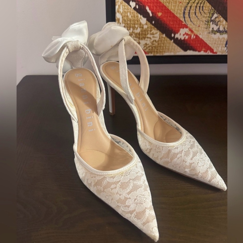 Gianni Bini Cream Lace Women Heels 6.5